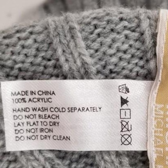 NWT -Michael Kors Grey Pom Pom Knit Beanie - Picture 9 of 11